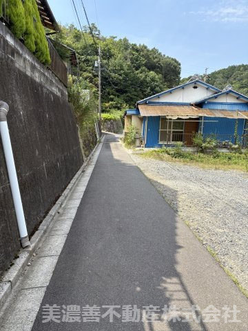 ６７０８３　山県市佐賀土地の外観