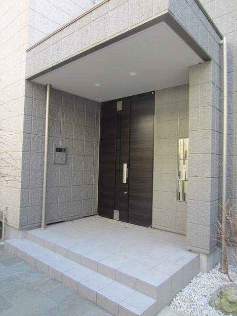 Maison de Romaineeのエントランス|オートロック付きのエントランス