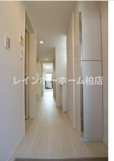 【仲介手数料：不要】対象物件！の玄関|明るい玄関です