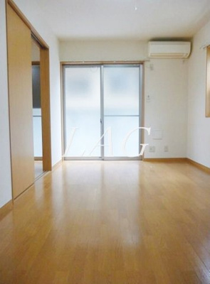 【居間・リビング】 | アムール　Ｓａｋｕｒａ | 洋室のお部屋です。