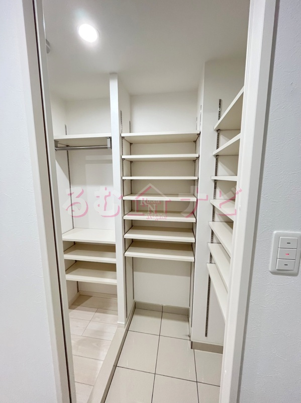 福岡市南区清水４丁目の賃貸マンションの玄関