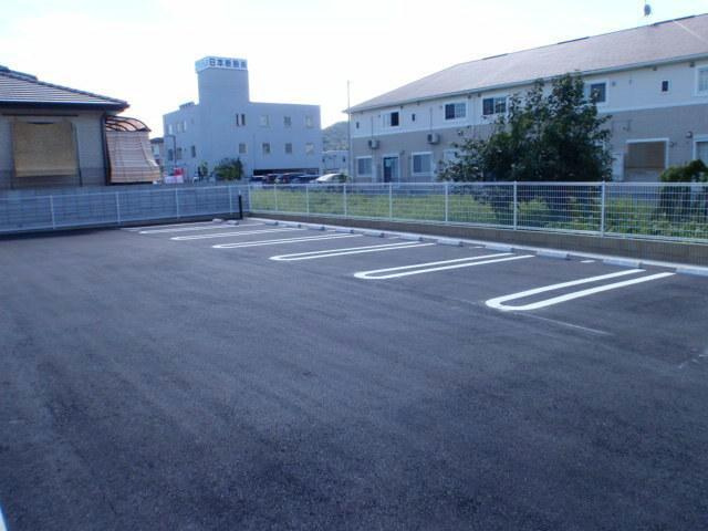 ヒロ　コテージの駐車場