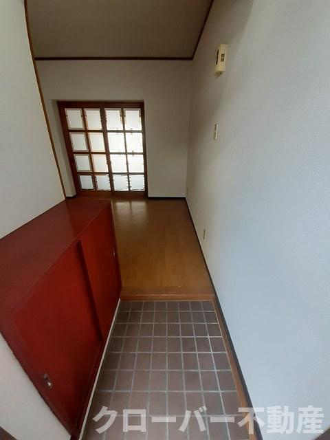 美和ハイツの玄関
