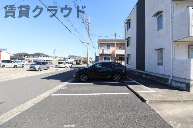 リブリ・八木の駐車場|駐車スペースもあります