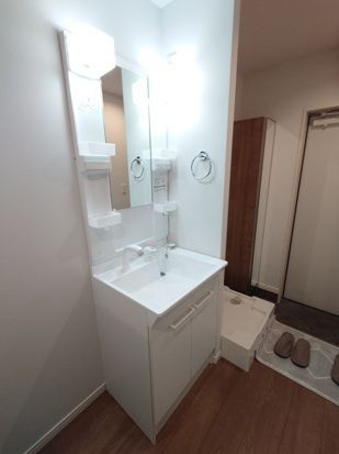 キャメル蕨錦町の独立洗面台|別部屋参考写真となります
