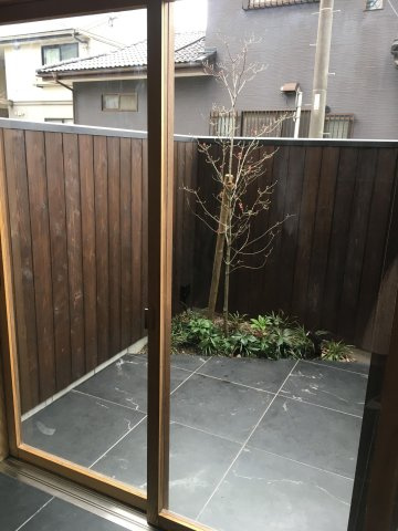 ハナミアパートメントのバルコニー