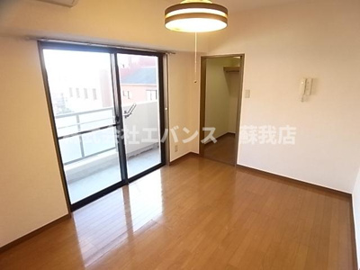 【洋室】 | ケープビル | コンパクトで使いやすい洋室です