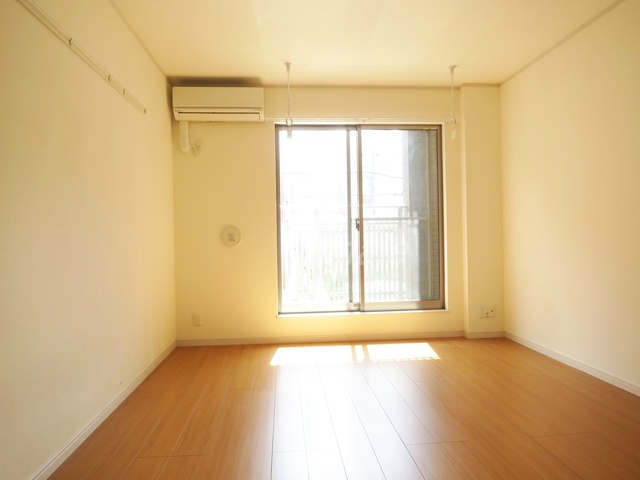 メゾン・ド・ルピナスの居間・リビング|開放感のあるお部屋です♪