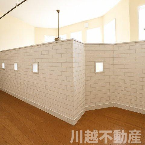日当たり眺望良好！穏やかな生活を愉しむ住まいの内装|2階の廊下