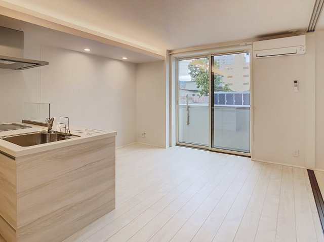 コア八日町の居間・リビング