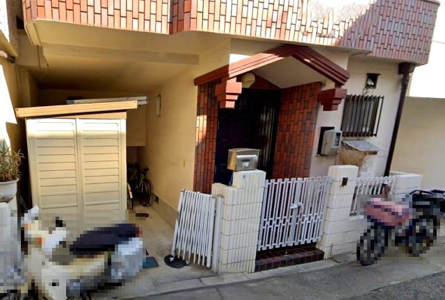 大庄北1丁目の玄関|プライバシー＆防犯面・独立性を高める玄関ポーチ付