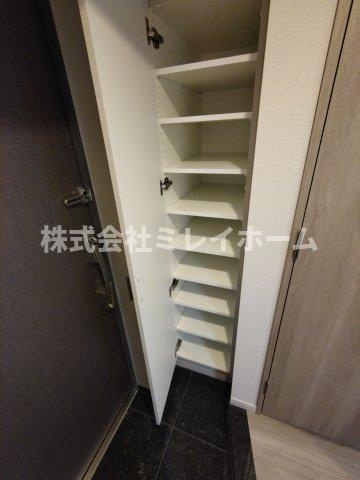 ルーブル本羽田の外観