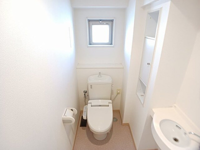 【トイレ】 | エレガンテなごみ（Ｄ） | ゆったりとした空間のトイレです