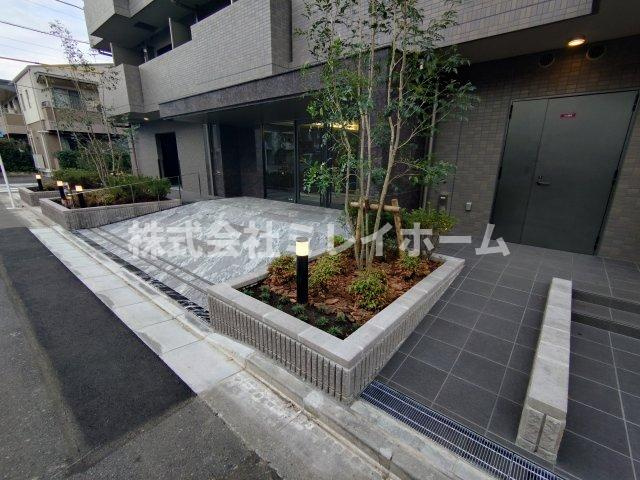 ルーブル本羽田のエントランス