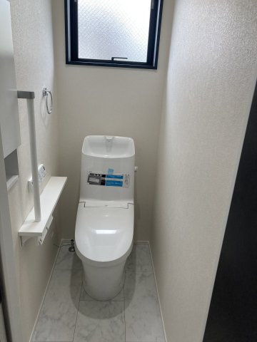 厚木市関口　新築戸建てのトイレ|ゆったりとした空間のトイレです