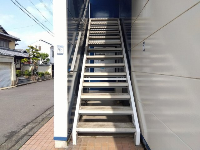 レオパレスウィスタリア坂出のバルコニー
