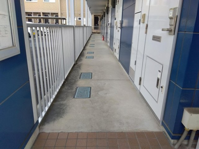 レオパレスウィスタリア坂出のロビー