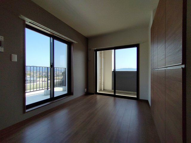 MODERN EIGHT高宮lietoの居間・リビング