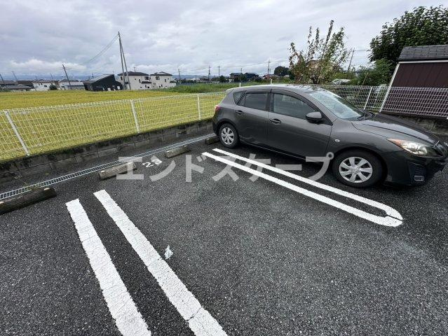 リヴィエールⅤＢの駐車場|高崎、前橋のお部屋探しはエンドスケープまで！お客様の理想お聞かせ下さい♪