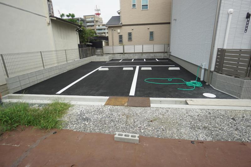 エピーク下中条の駐車場
