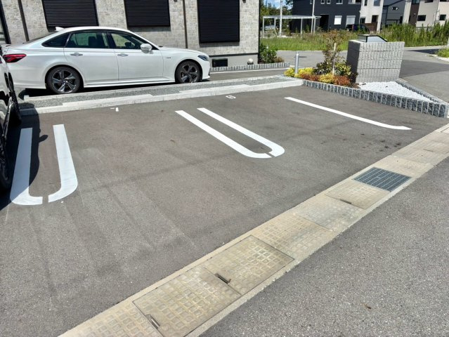 メゾンドオリーブの駐車場