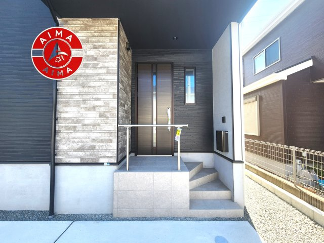福岡市東区三苫2丁目第4-2棟（1号棟）　の玄関|おでかけの時も帰った時も、「我が家」を最初に感じでもらえる素敵な空間に。