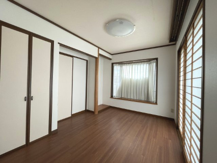 高崎市上大類町中古住宅の洋室|もともと和室だった部屋はシックな洋室にリフォーム済み！