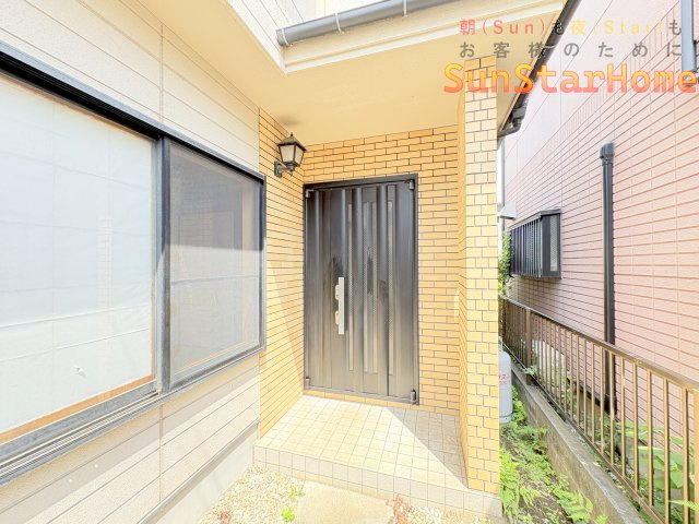 【サンスターホーム】羽村市神明台1丁目　リフォーム済み中古戸建の玄関