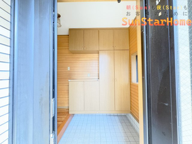 【サンスターホーム】羽村市神明台1丁目　リフォーム済み中古戸建の玄関