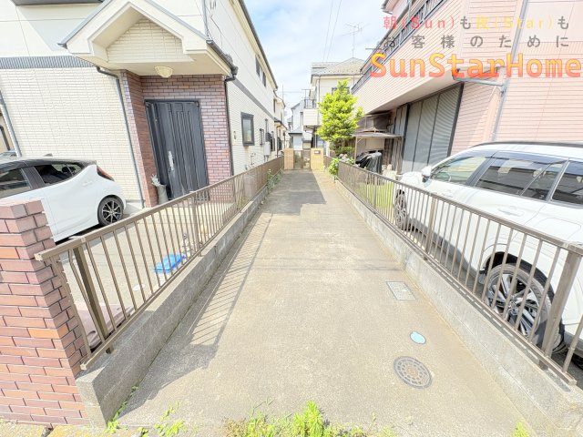 【サンスターホーム】羽村市神明台1丁目　リフォーム済み中古戸建の駐車場