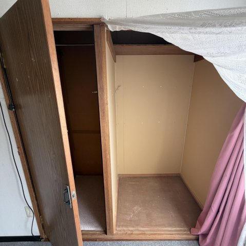 室蘭市本町2丁目7-5戸建の収納