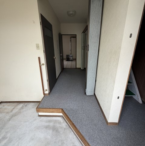 室蘭市本町2丁目7-5戸建の玄関