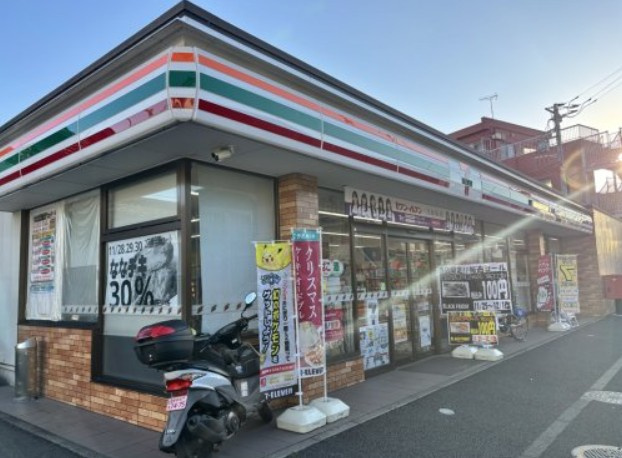 グランデフォルトゥーナの周辺