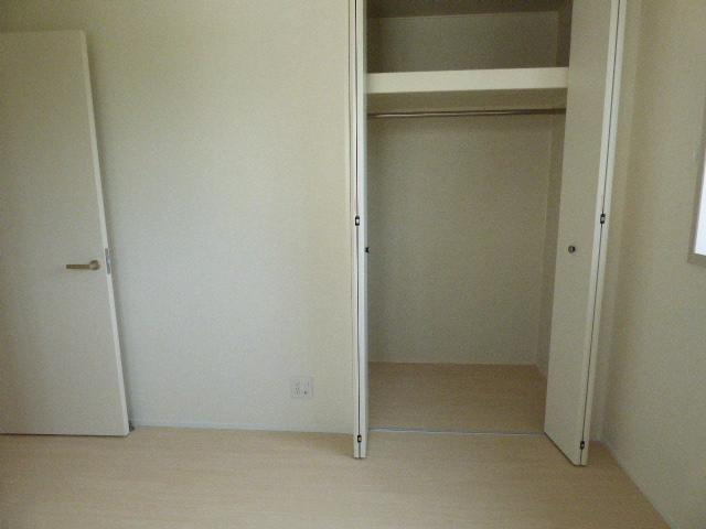 横浜市磯子区杉田５丁目のアパートの収納