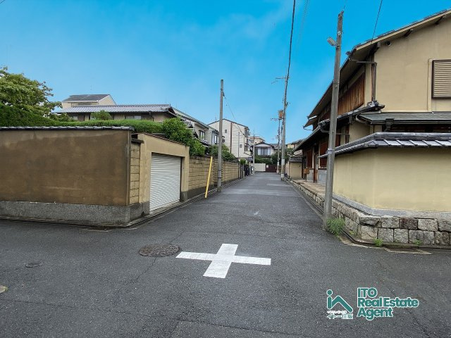 北野西白梅町 中古戸建の前面道路含む現地写真