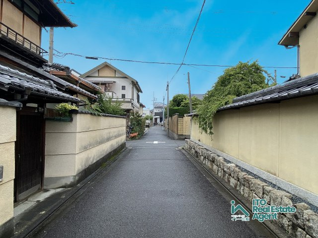北野西白梅町 中古戸建の前面道路含む現地写真