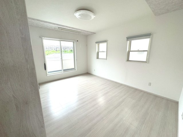 中古戸建　大垣市東前4丁目　平成30年築の洋室