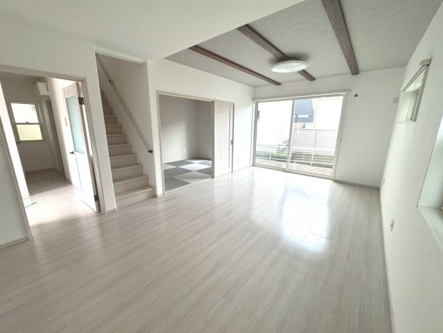 中古戸建　大垣市東前4丁目　平成30年築の居間・リビング