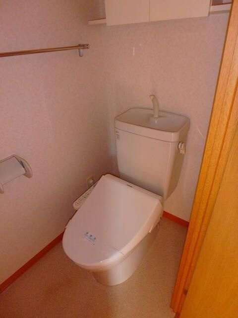町田市小山町の賃貸マンションのトイレ