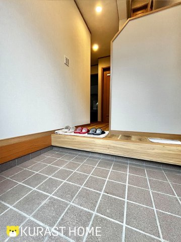 乙訓郡大山崎町下植野寺門　中古戸建の玄関