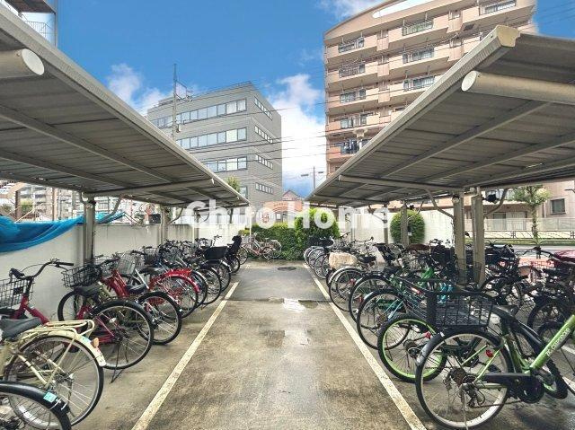 トーア立石マンションの駐輪場|【自転車置き場】最新の空き状況や費用などの詳細は担当スタッフまでお問い合わせください。