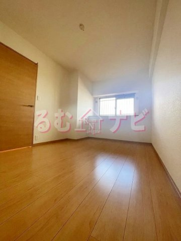 福岡市博多区諸岡３丁目の賃貸マンションのエントランス