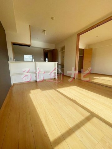 福岡市博多区諸岡３丁目の賃貸マンションの居間・リビング