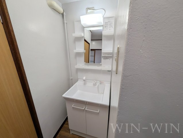 朝日マンションの独立洗面台|イメージ（同建物内別部屋の写真です）
