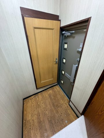 ライズ千歳の玄関