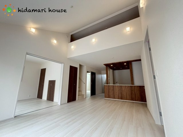 上尾市上平中央2丁目　新築平屋戸建　01の居間・リビング|LDK：19帖