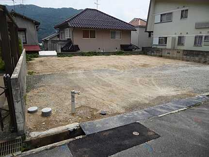 東区上温品２丁目の駐車場