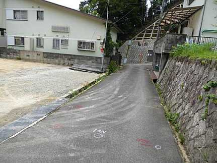 東区上温品２丁目の前面道路含む現地写真