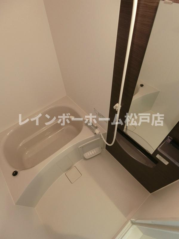 リブリ・K&Kの浴室|日々の疲れを癒すお風呂付です