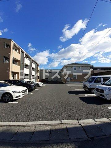 ルストパラディⅠの駐車場|高崎、前橋のお部屋探しはエンドスケープまで！お客様の理想お聞かせ下さい♪